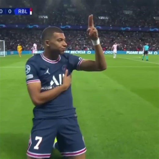 Kylian mbappe kylian Mcfrappe Moises is built like an extra large latter #mbappe #psgmarseille