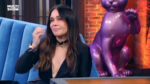 Tatá Werneck aproveita que Alessandra Negrini foi professora de inglês antes de ser a atriz que conhecemos e a coloca numa SAIA JUSTA (tight skirt ✨) com o quadro "FISH BALL CAT" no Lady Night 🤣👀✨ #LadyNight | Multishow