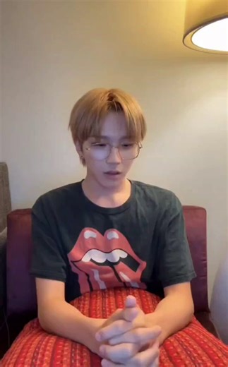 woonhak re-told his audition story (summarize ver.)1. he couldn't attend an in-person academy audition, but a casting manager saw his academy video and said they really wanted to meet him, so he was invited to the company building.2. a date was set, but because of some family event (he said he wasn't sure if it was a closing ceremony or graduation), he spent time with his family and completely forgot about it.3 then he got contacted again.4. at that point he thought "i definitely have to go this