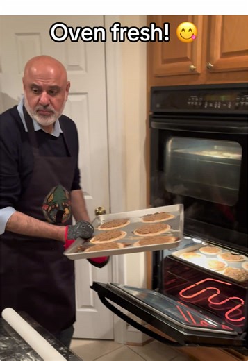Delicious Oven-Fresh Lebanese Pizza Recipe