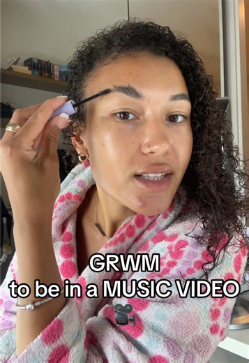 music video rob is now UNLOCKED 🔓 😎🕺🎶 (ft my new @elfcosmetics primer!!) #grwm #musicvideo #yap