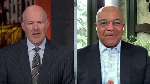 'SNF' on NBC play-by-play announcer Mike Tirico joins 'NFL Schedule Release '25' to preview primetime games