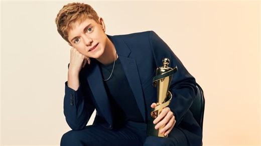 Mae Martin on hosting the Junos for the 1st time