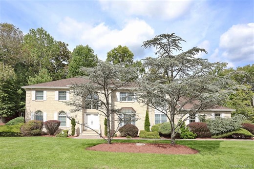 8 Ronwood Rd, Chestnut Ridge, NY 10977 - MLS 915750 - Coldwell Banker