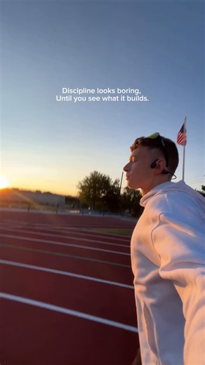 Nathan Wilkins on Instagram: "Discipline is boring, until you look back and see your progress. Discipline comes in the form of showing up every single day. And from day to day it seems like no progress is made. But you should measure progress in months and years, compared to days. Keep showing up. #marathon #pr #endure #run #endurance #hybrid"