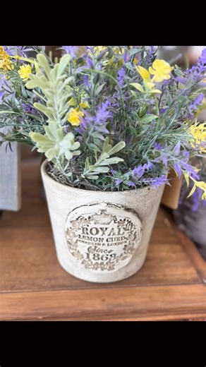 Here a great way to use the IOD crockery stamp! Don’t forget the amazing IOD air, dry clay! You can find both on my website. #IOD #Stamping | The Weathered Shed