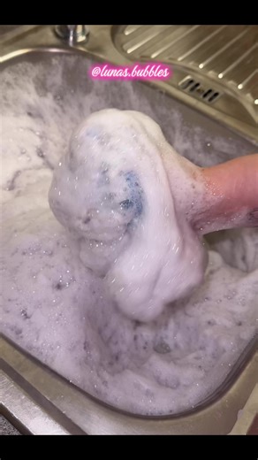 Replying to @Ellcleansxo the suds on this combo were something else oh my😮‍💨🤤🤌🏻 just wait until the rinse cos it’s only gets better … with a sink overflow of course 🫣🫧😂 will be posted soon as the combo and rinse definitely deserved their own vids 😍 #spongesqueezing #spongesqueezingasmr #asmrspongesounds #asmrspongesqueeze #bubbles