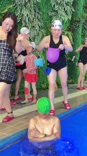 Crazy Water Carry Game at the Pool 😂Poolside Team Fun | Water Challenge Game #swimming #shorts #02