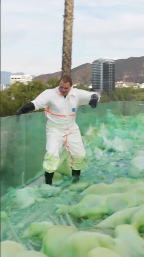 This is how you clean up elephant toothpaste!😱😱 | Crazy Experiments #shorts