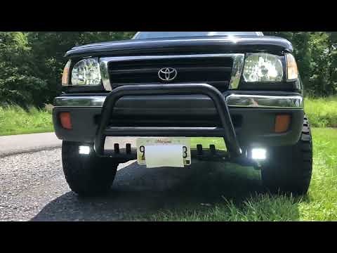 2000 toyota tacoma review