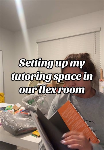 Putting things in its place for my first tutoring session. #flexroom #tutoring #fyp #education