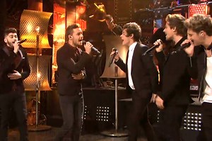 One Direction Sing ‘Afternoon Delight’ With ‘Anchorman 2’ Cast on ‘Saturday Night Live’