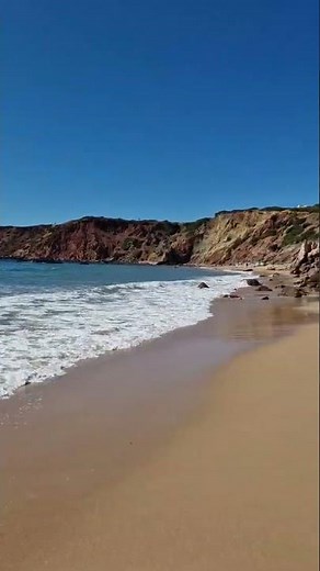 Relaxing at Praia do Amado, Portugal, Europamundo from Talita C. 🇵🇹