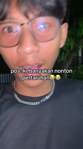 Elang dan Bahasa Jawa: Menyaksikan Pertaruhan