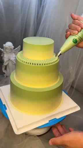 Mastering Cake Decorating: 3 Layer Cake Tutorial