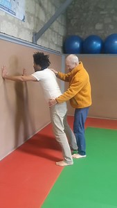 Du mur au sol... sans forcer #systema #artmartial #miseausol | Global Systema