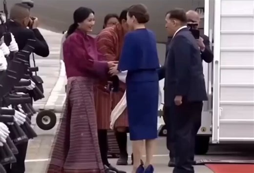 King and Queen of Thailand taking off from Bhutan themselves piloting the Boeing 737 as pilot and co pilot.
