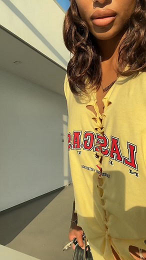 3.9K views · 38 reactions | I made this shirt today for the studio. How did I do?  . . . #tshirt #clothinghack #tiktokpartner #cutuptshirt #tshirthack #DIY #diyclothes #diyclothing #shreddedtshirt #shredded #shreddedshirt #fyp | T-Shirt Upcycle Diy | Facebook