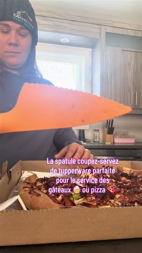 La spatule coupez-servez de tupperware parfaite pour le service des gâteaux 🧁 ou pizza 🍕