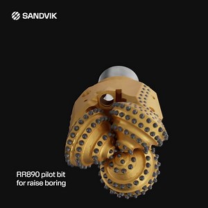 Raise your drilling efficiency with the RR890 pilot bit for raise boring! Say goodbye to frequent tripping, unexpected bit replacements, and safety hazards caused by manual handling. Featuring our patented dual-seal journal bearing system and PowerCarbide® SH75 grades, this bit is designed for maximum performance. With an optimized cutting structure, it delivers 30% longer service life and can withstand higher loads and vibrations. 💪 Ramp up your rig capacity without sacrificing performance or 