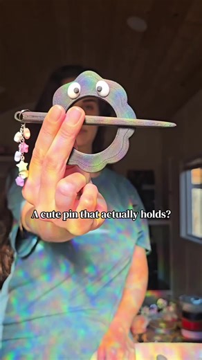 Testing a Cute Hair Pin: Shake Test Review