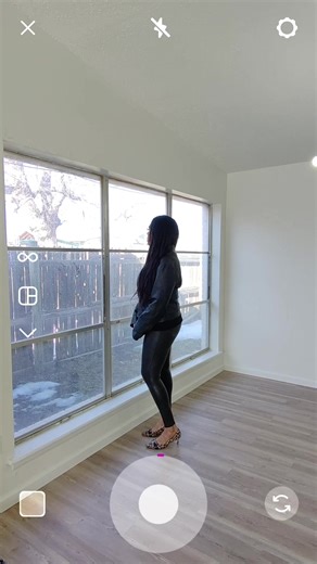 🎉🏡 Picture Day Coming Soon in Oklahoma City! 🏡🎉 Hey Oklahoma City homebuyers! I’m so excited to introduce a beautifully updated home coming soon to the market at 1221 SW 78th Street, Oklahoma City, OK — and trust me, this one is going to shine ✨ 📸 It’s picture day and this property is already turning heads! Here’s what makes this home a must-see in OKC real estate: ✔️ Fresh new luxury vinyl plank flooring throughout ✔️ Modern brushed gold fixtures & sleek contemporary finishes ✔️ Gorgeous q