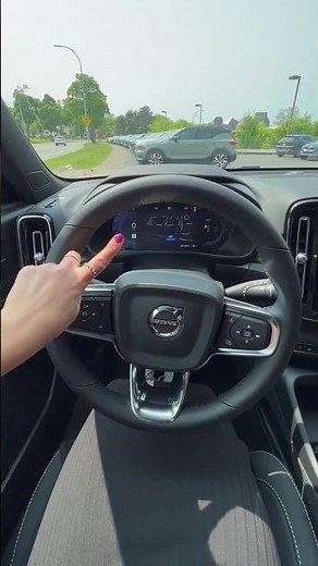 Volvo XC40 Recharge: Technology Features