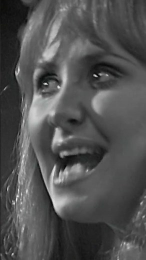 #throwback to Lulu singing live on TV in #1968