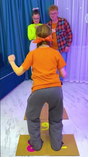 DIY Cardboard Hopscotch! 🟫🕹️ Jump, Laugh & Play Anywhere! #KidsShorts #IndoorFun #CardboardCraft