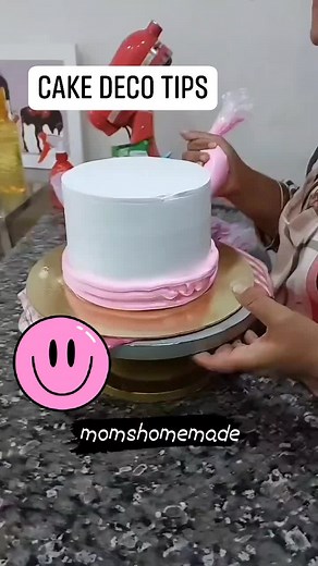 65K views · 381 reactions | Cake deco tips #reels #reelsvideo | Momshomemade | Facebook