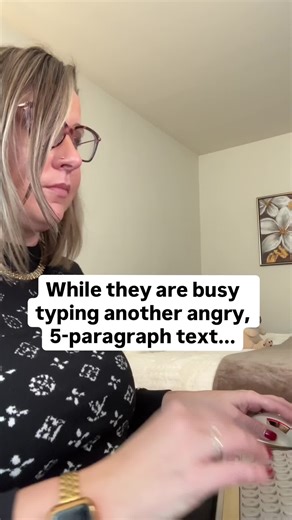 Stop arguing and start organizing. 🛑⚖️ The text messages, the emails, the late-night rants... your high-conflict ex wants to pull you into the mud. They want you typing furious, emotional responses because it makes you look just as chaotic as they are. But 21 years of legal professional experience taught me that the parent who wins isn’t the one who yells the loudest. It’s the one who stays quiet, stays neutral, and organizes the evidence. Let them send the paragraphs. Let them make the threats