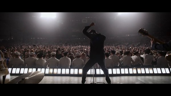 Celebrate the incomparable music legend #ElvisPresley on the big screen NOW at #LandmarkTheatres with #BazLuhrmann's #ElvisMovie! 🎶🎬🍿🎟 #austinbutler #tomhanks Showtimes/Tickets: http://spr.ly/6184zUxXr | Landmark Theatres