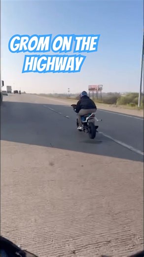Grom on the Highway, ez 70mph uphill (kinda) #grom #gromlife #minibike #stuntlife #dfw #bikelife