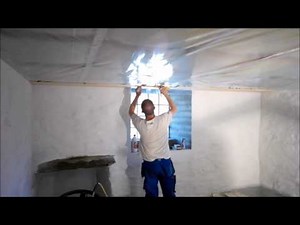 Rehabilitering av kjeller del 42. Damsperre og panel i taket.