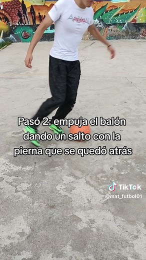 Jugada fácil para hacer túnel en 3 pasos ⚽ #matfutbol01 #trucosdefutbol #trucos #deporte #balon #tutorialdefutbol #tunel