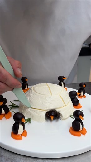 Penguin Igloo Cheeseball! Penguins love snacks too 🐧🧀 | Chefclub Network