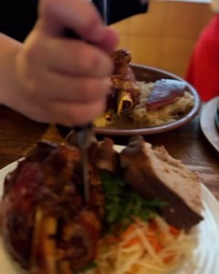 Süßer wird’s nicht mehr. Parallel zur ISM findet ab Sonntag die Pro Sweets Special Edition statt. Ihr braucht danach einen herzhaften Kontrast? Bei uns im Haxenhaus geht’s deftig zu. Reserviert Euch einfach einen Tisch, wir freuen uns!! #haxenhaus #haxen #ism #prosweets #messe #köln #cologne #deutscheküche #germanfood | Haxenhaus in Köln