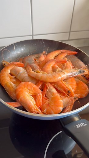 Garnelen mit Sprite soße 😲 lecker 😋 Shrimps with Sprite sauce 😋 #trendingreelsvideo #fbreelsfypシ゚viralシ | Amy Lynn