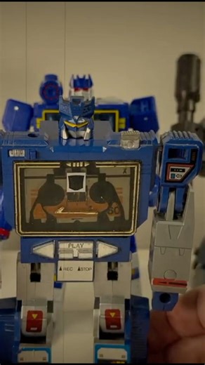 Remembering the MAGIC of G1 Soundwave. #transformers #g1 #toycollector #studioseries