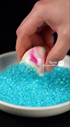 NEON ALIEN EGG! 🥚🔪 CRASHTEST: Marbling a Pink Egg