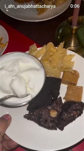 Ice cream with brownie 🍨🤤#video #viralvideos #reelsinstagram #following #viral #foodforfoodies #reel