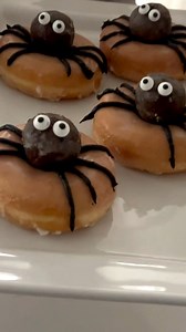580K views · 2.4K reactions | Halloween spider donuts - a fun Halloween breakfast treat. Get full details in comments.  #Halloween #HalloweenTreats #FunFoodForKids #HalloweenFun. | Kid Friendly Things To Do | Facebook