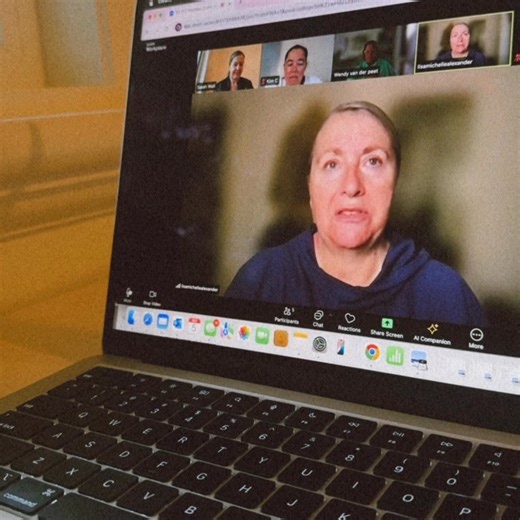 The better you know your players on and off the court, the better coach you’ll become. 💬 Understanding what motivates each player, how they learn, and how best to support them can completely transform your team culture… and ultimately help you win. In this clip from last night’s FREE NETFIT Members Zoom, former Australian Diamonds Coach Lisa Alexander shares her success philosophies during an open Q&A session. We’d love to hear from YOU — how do you get to know your players beyond the game? Sha