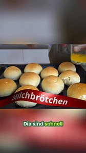 Zu lange geschlafen und keine Brötchen da? Kein Problem! Mit diesem einfachen Rezept backst du im Handumdrehen leckere Milchbrötchen. Schnell, einfach und super lecker! #Milchbrötchen #Backen #Sonntagsbrötchen #EinfachBacken #Kallekocht | CALLEkocht - Omas Rezepte