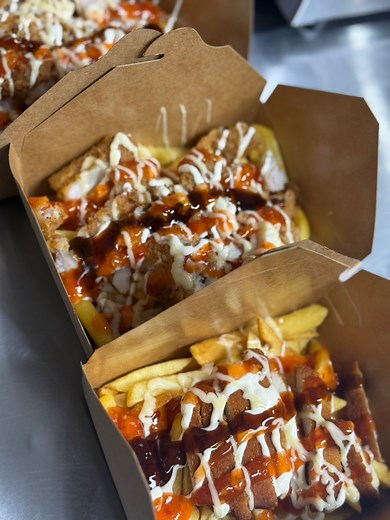 Our loaded fries in the making 😉 That cheese sauce 😋 Making sure you have enough sauce to go with your loaded fries #onlyattenbelowshack | TEN BELOW SHACK