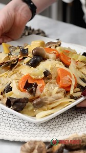 🥢✨ Buddha’s Delight (Lo Hon Zai)—a traditional vegetarian dish enjoyed during Lunar New Year! This dish is packed with symbolic ingredients that represent prosperity, good fortune, and longevity. Often served on the first day of the new year, it’s a flavorful way to start the year with balance and harmony. 🧧🥬 🛒 Ingredients: - Dried shiitake mushrooms - Dried lily flowers - Wood ear fungus (or black fungus) - Mung bean vermicelli - Bean curd sheet - Cabbage - Bamboo shoots - Carrot - Baby swe