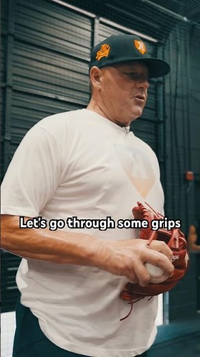 7x Cy Young winner Roger Clemens breaks down splitter grip 🔥