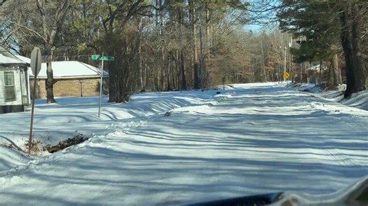 🔴 WE ARE LIVE | PINE BLUFF, ARKANSAS 🔴 We are out live checking current weather and road conditions here in Pine Bluff, Arkansas. ❄️ Ice is still present in several areas, so please be careful if you’re traveling. Stay tuned for real-time updates and visuals from around the city. #TheHeatLive #PineBluff #WeatherUpdate #RoadConditions #StaySafe | The Heat Magazine