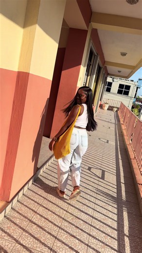 Enjoy this look using our luxury hair Vietnamese bundles. Traditional sewin at its finest Client is wearing 3 bundles of our 20” Vietnamese bundles #traditionalsewin #sidepartsewin #vietnamesebundles #jamaicanhairstylist #kingstonhairstylist