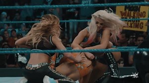 Look who's BACK! | WWE SmackDown